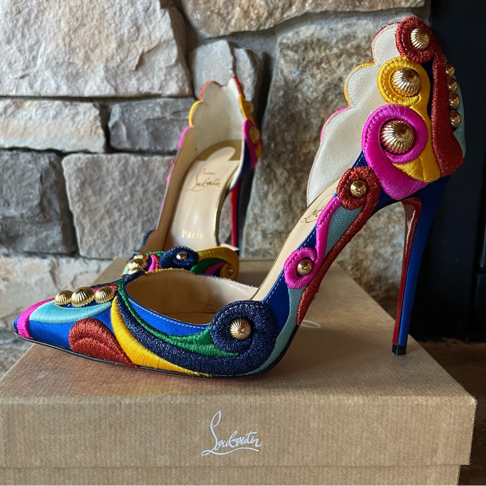 Rare Find authentic Louboutin limited edition Tigers Pump 100